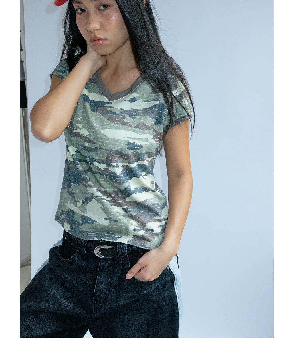 FUNKYFUN Camouflage V-neck Straight Shoulders Slim Short Tee