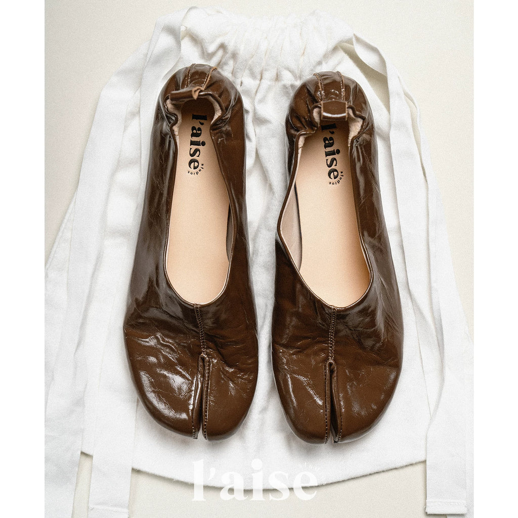 L'aise Retro Flat-toed Shoes
