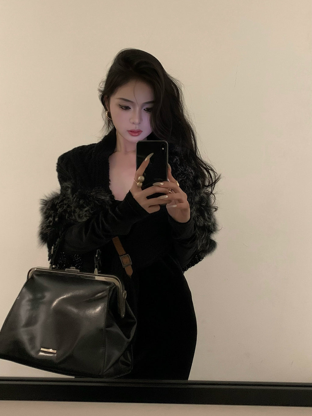 CHUYUQI Premium Atmosphere Hairy Exquisite Button Knitted Shawl