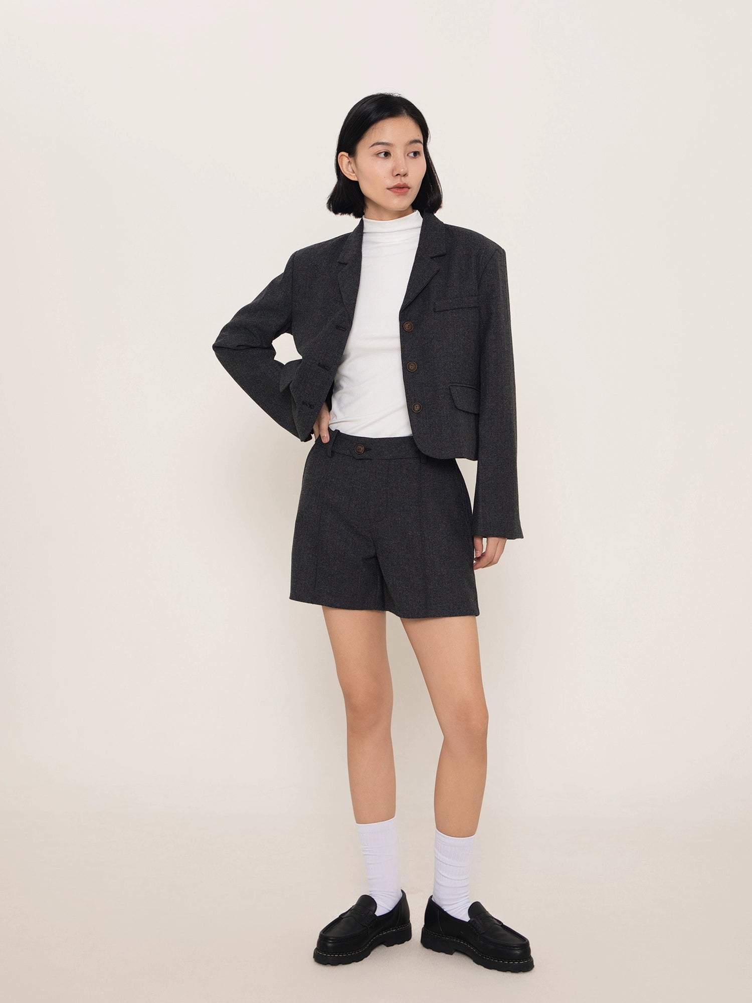 LIVINGTOWN Simple Commuter Superior Short Casual Suit