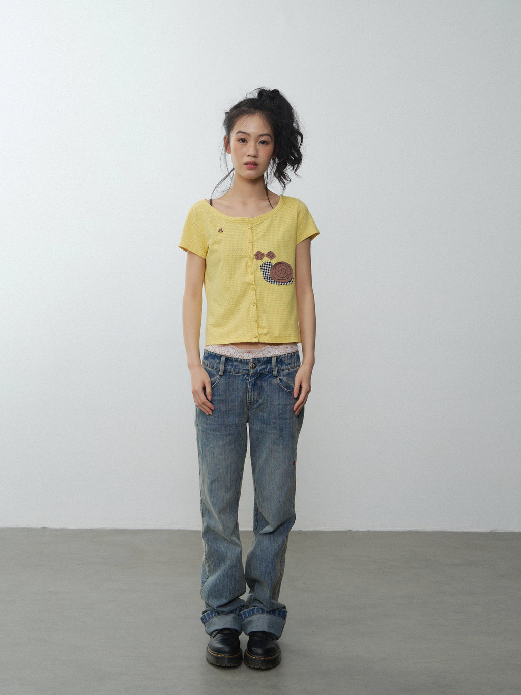 In Two Twos Snail Patch Embroidered Casual Tee