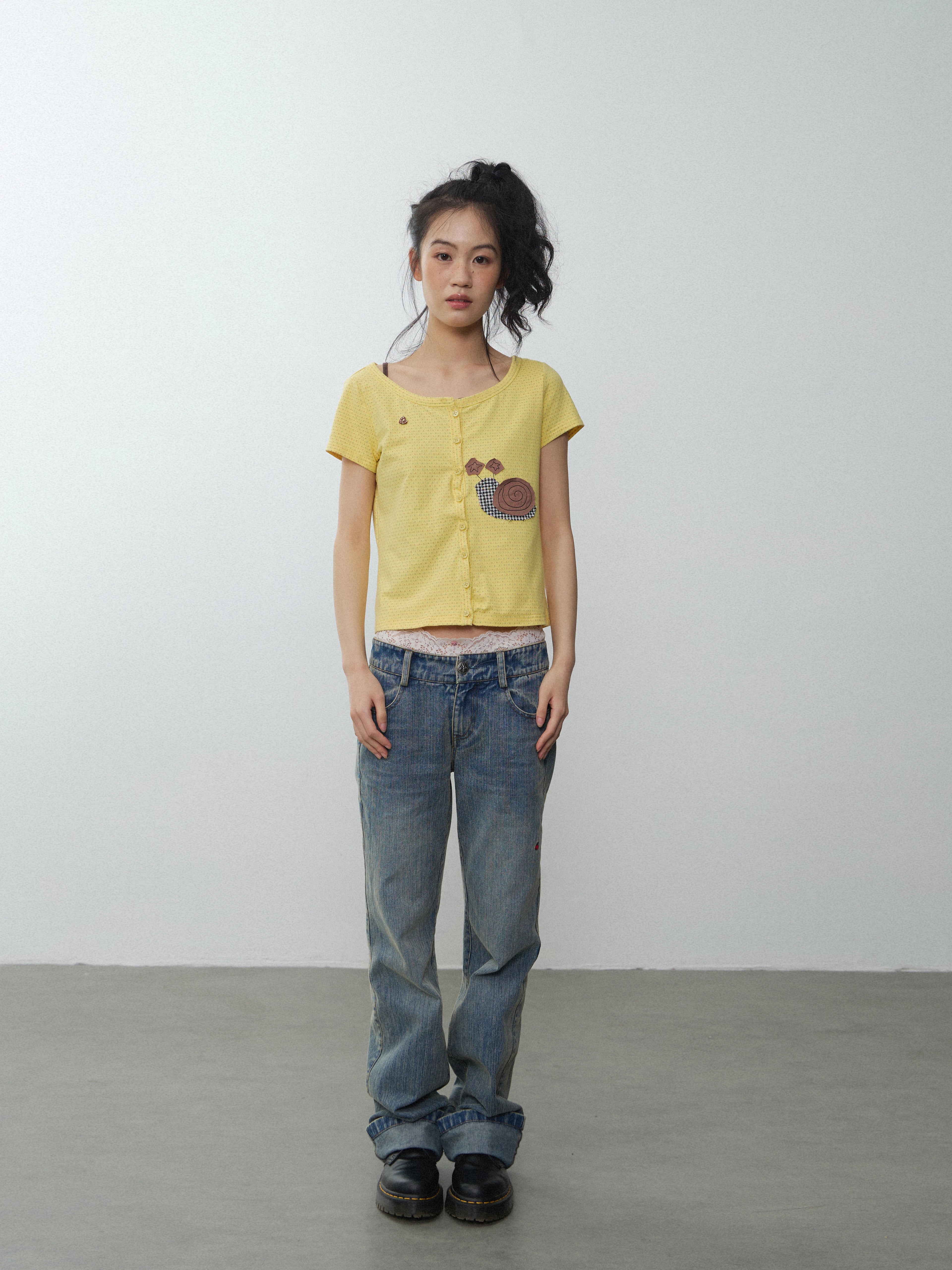 In Two Twos Snail Patch Embroidered Casual Tee