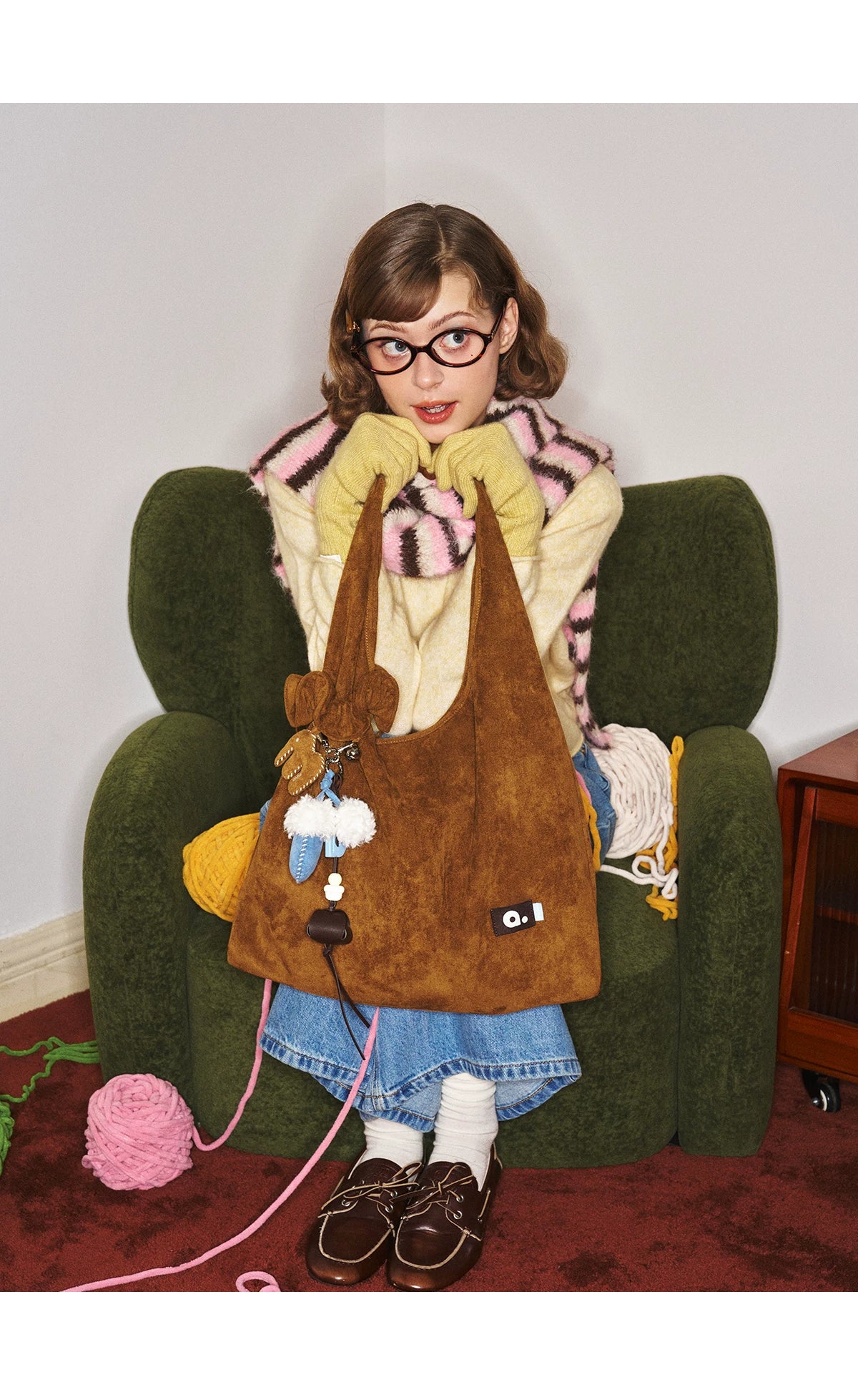 MUVA Large Capacity Triangle Shoulder Bag