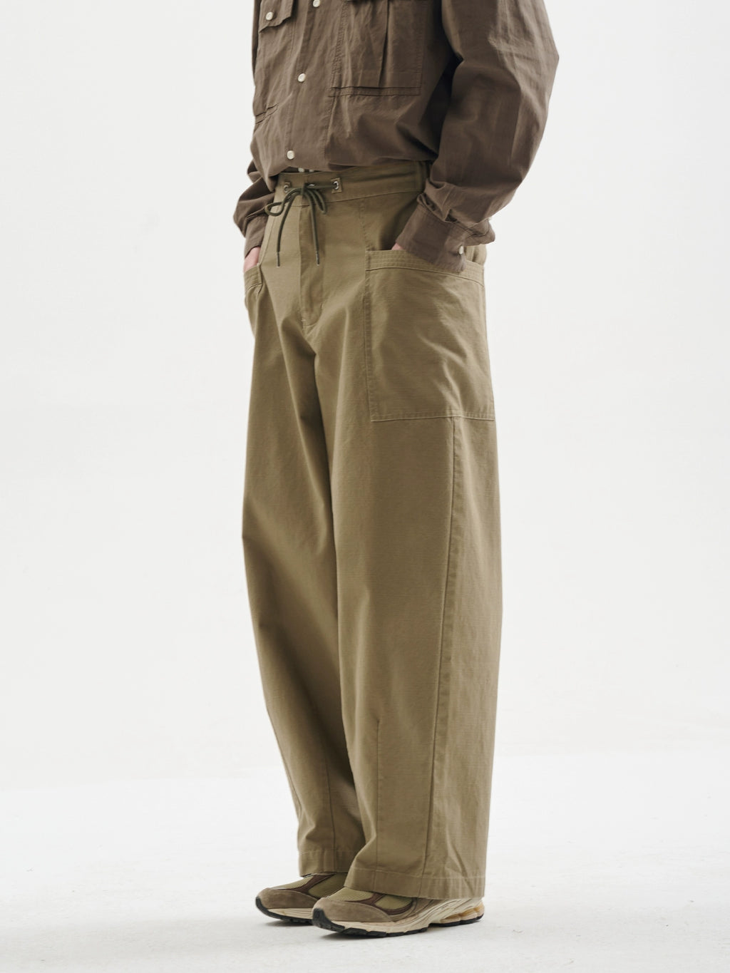 BUTTBILL  silhouette straight pants