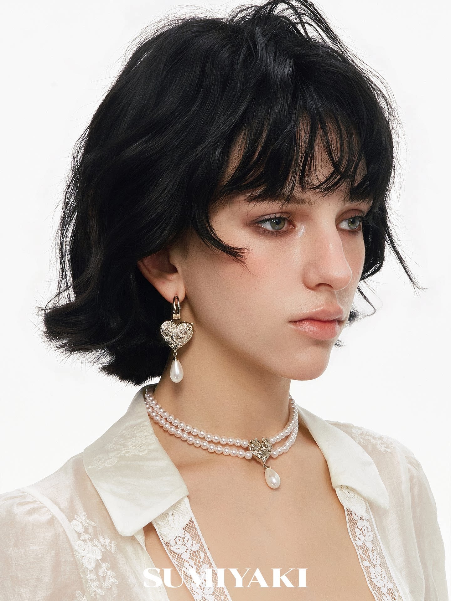 SUMIYAKI Double-Sided Embossed Pearl Clavicle Chain