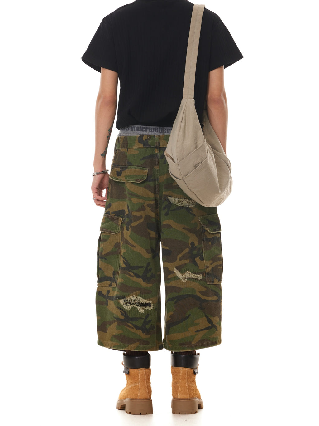 BTSG  baggy busting patch camouflage Over Knee Shorts