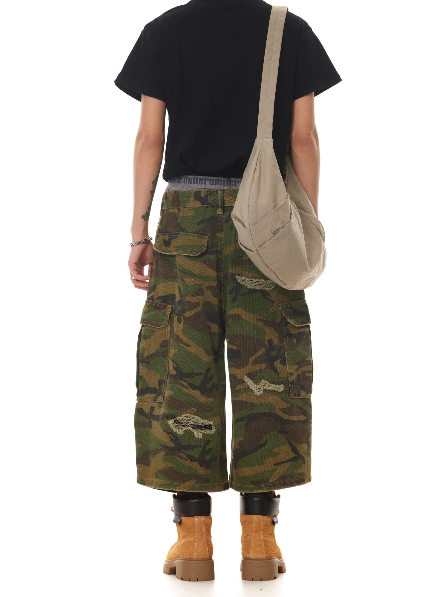 BTSG  baggy busting patch camouflage Over Knee Shorts
