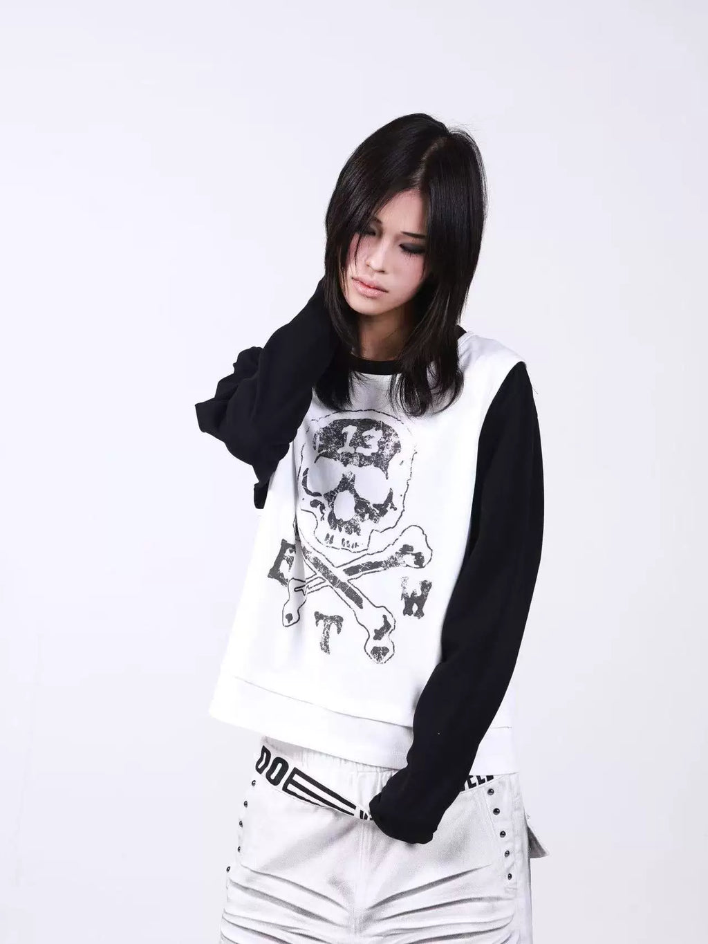 DETW Double Neckline Hem Contrasting Color Front Shoulder Long Sleeve