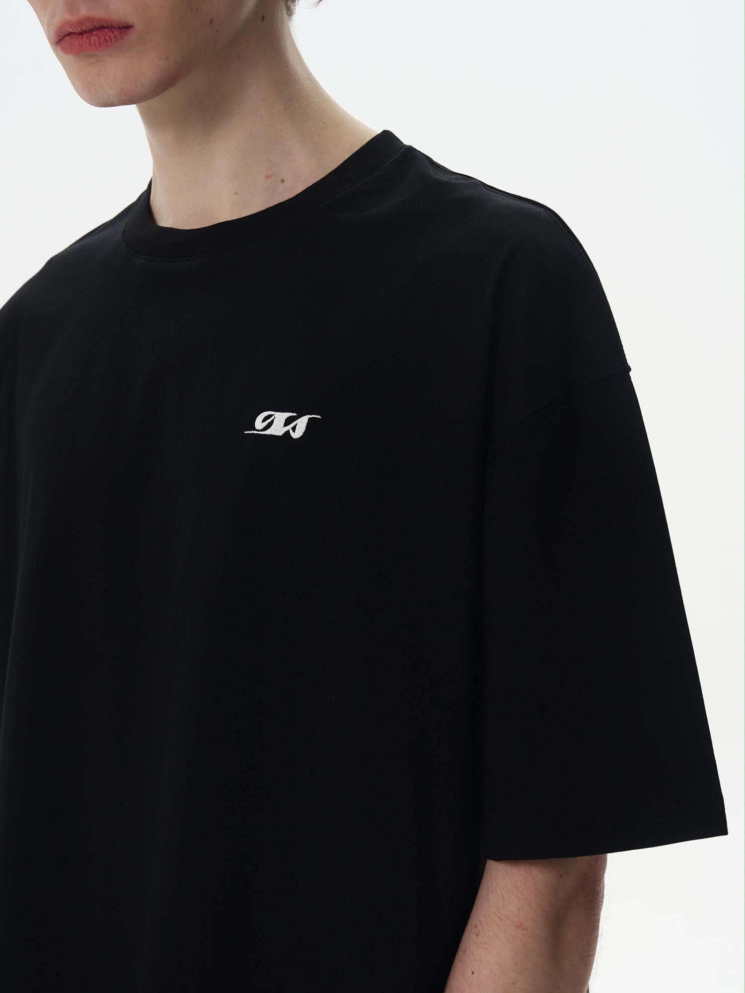 MaxDstr small logo embroidered commuter versatile Tee