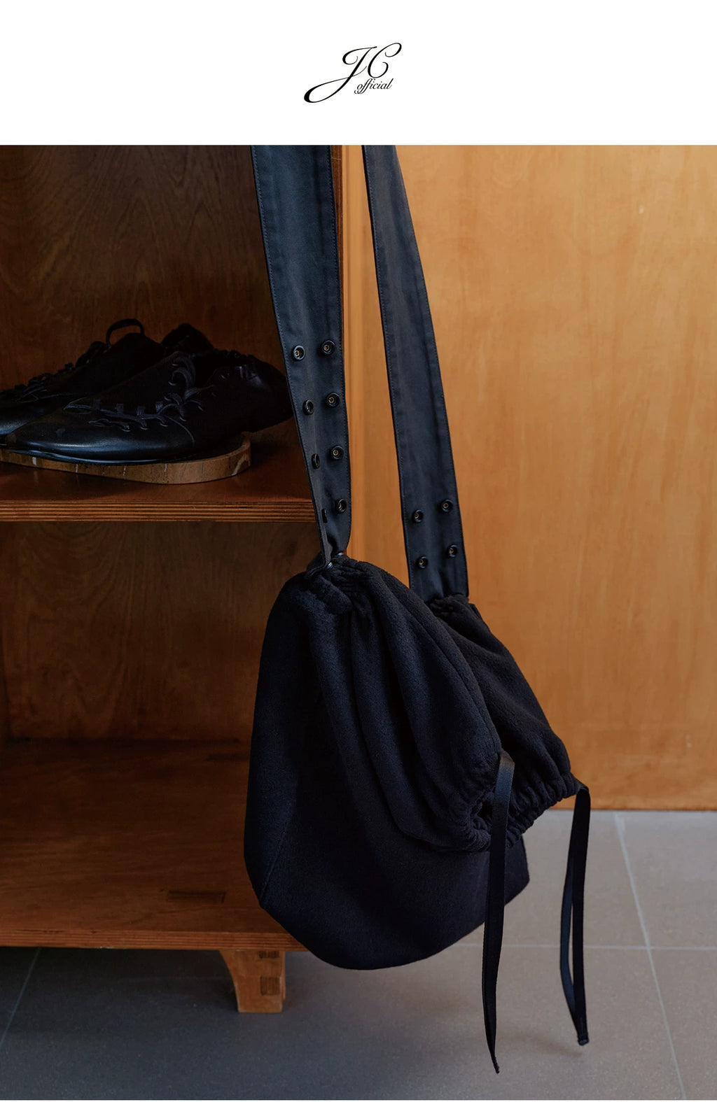 JCAESAR Leather Drawstring Messenger Bag