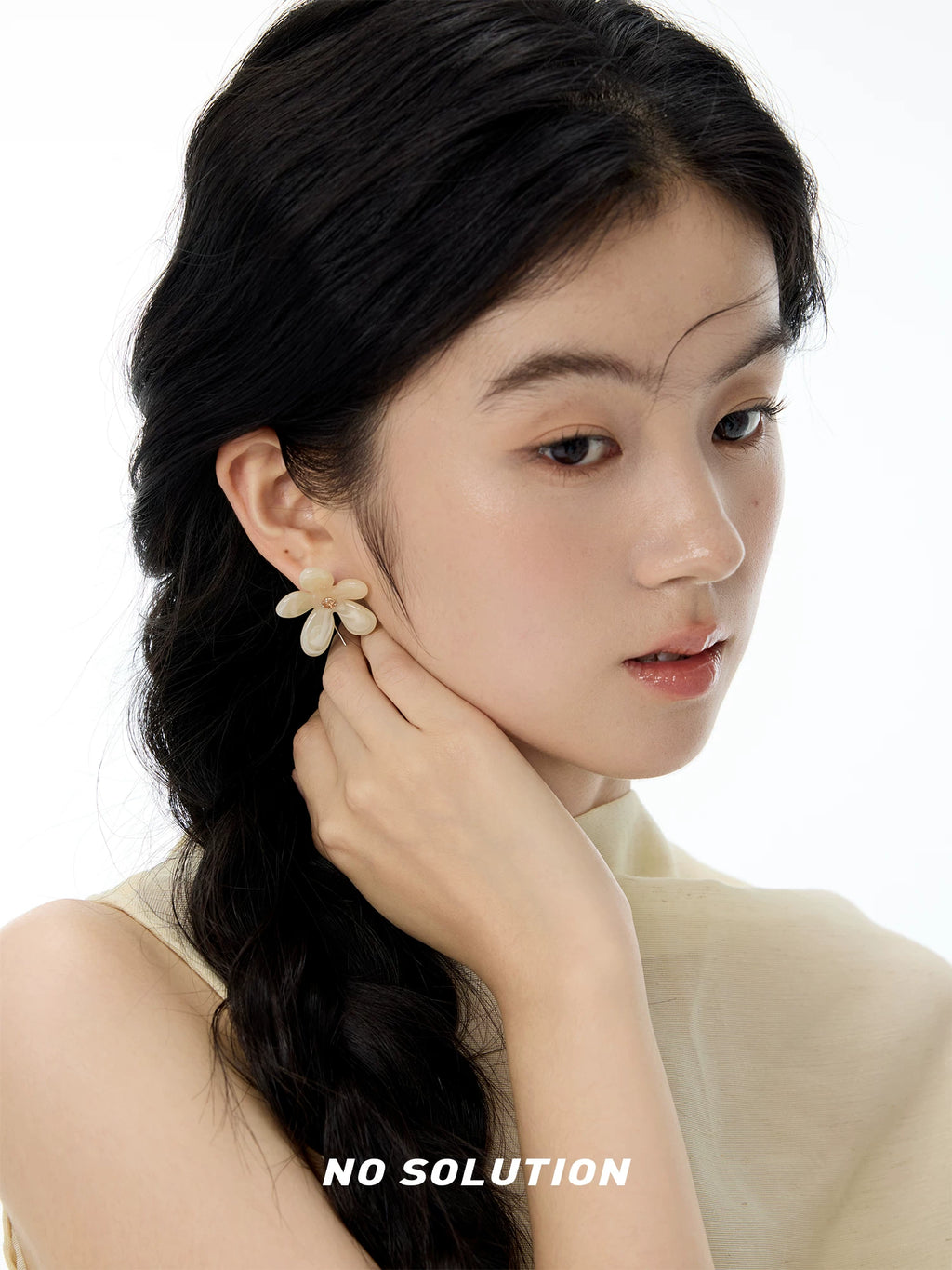 NO SOLUTION Flower Earrings