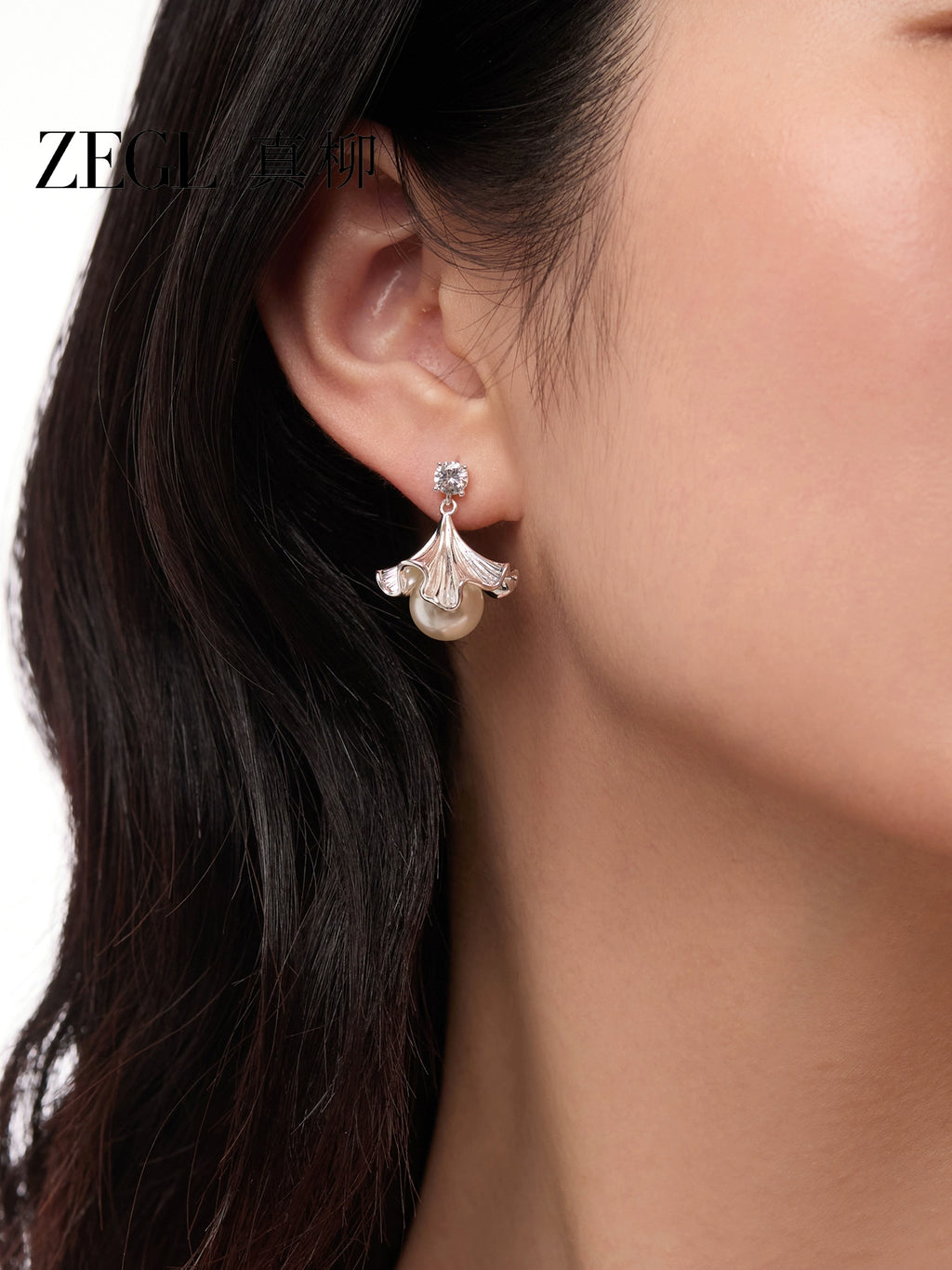 ZEGL Pearl Flower Stud Earrings