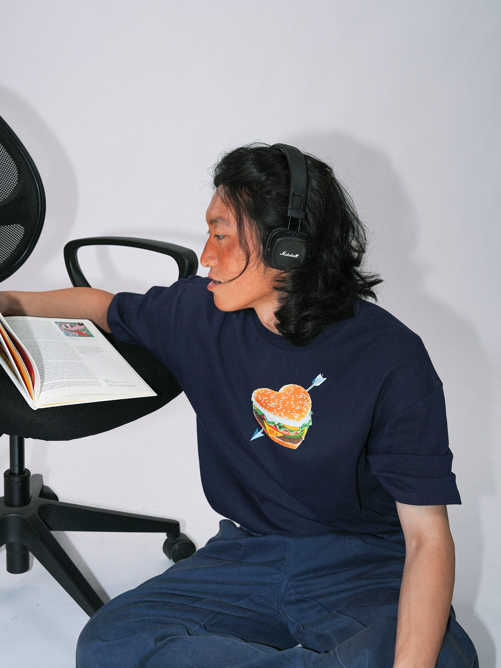 O3PARK Loose and Versatile "Love Burger" Printed Tee