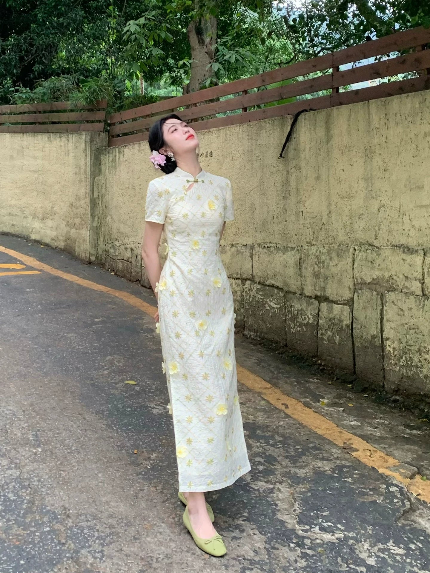 ZIHE Diamond Floral Embroidered Dress