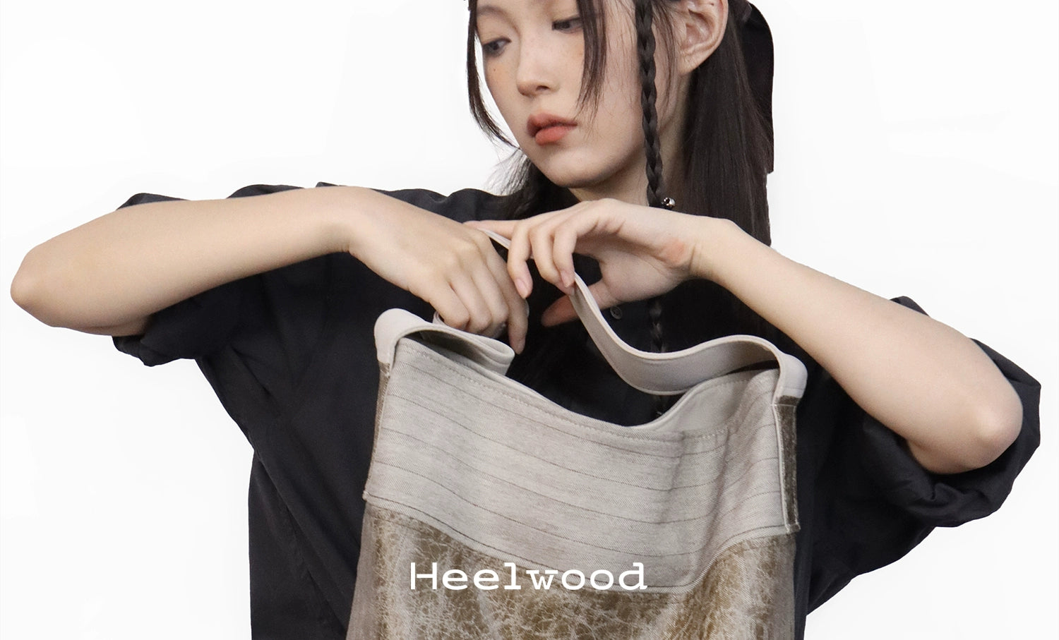 Heelwood Wilderness New Chinese Bucket Bag