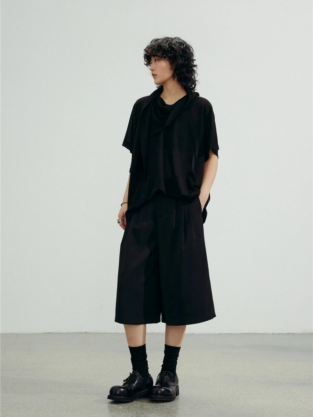 SUNYVONNE Loose-fitting Pleated Casual Shorts