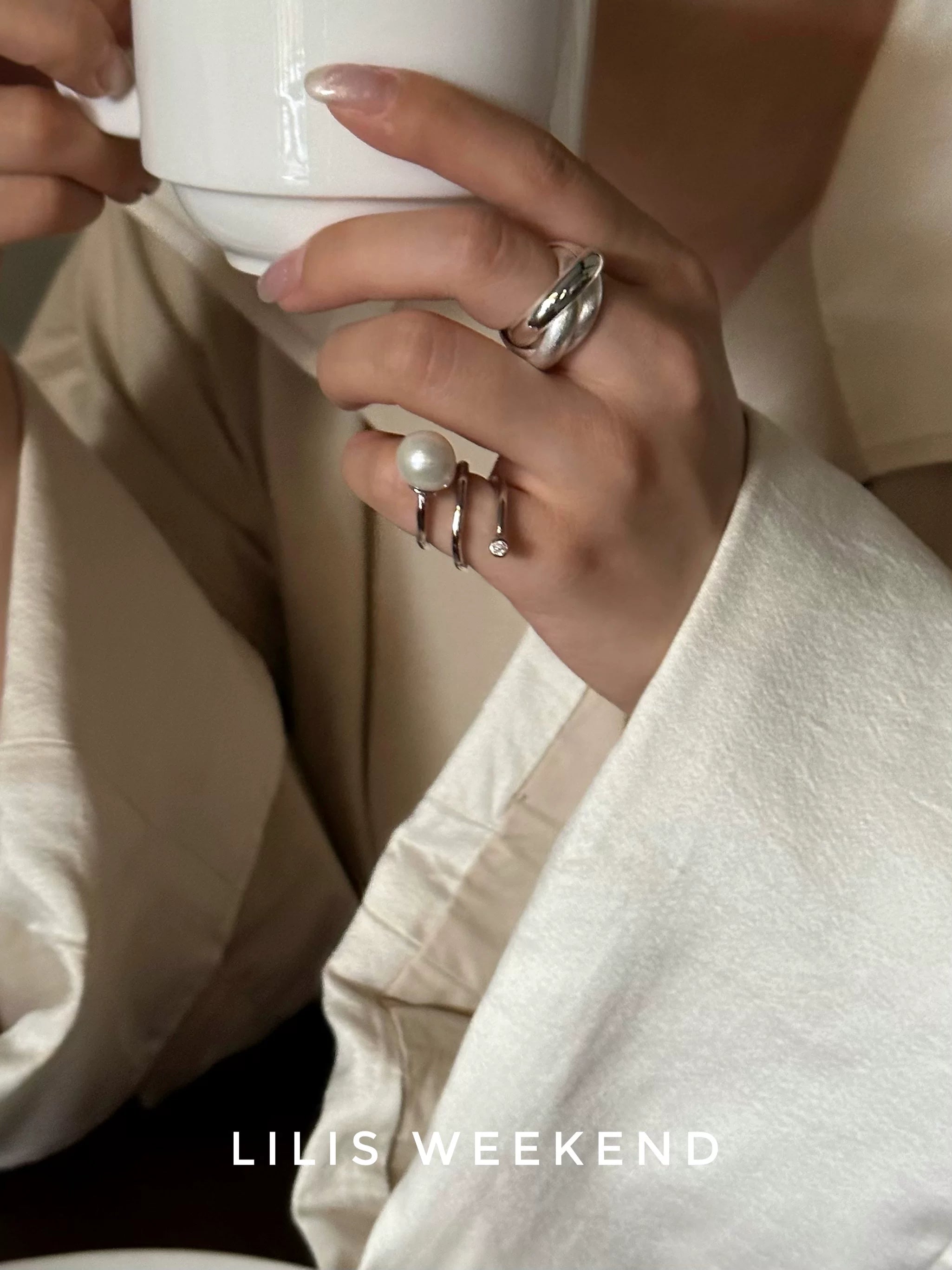 Lilis Weekend Pearl Wrap 3D Minimalist Ring