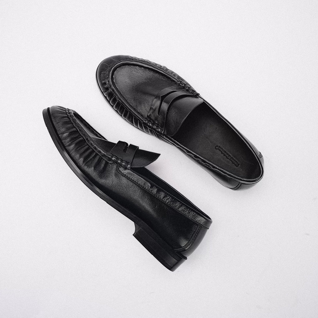 NO LOGO Leather Soft Waxy Pleated Leather Shoes