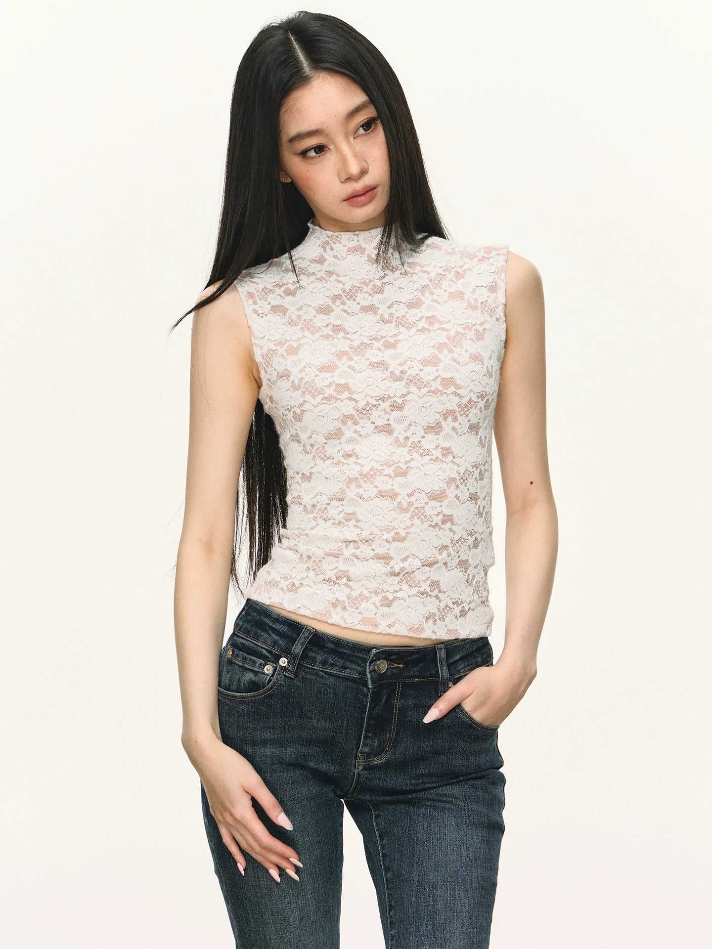 Anna Aneae Lace Semi-turtleneck Slim Fit Vest