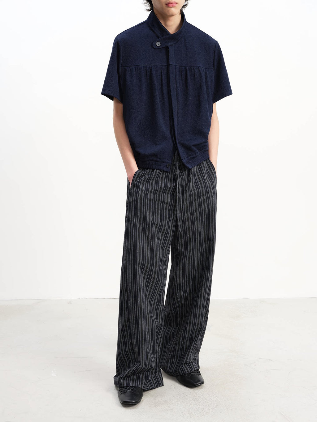 JCAESAR Stand-up Collar Pleated Short-sleeved Shirt