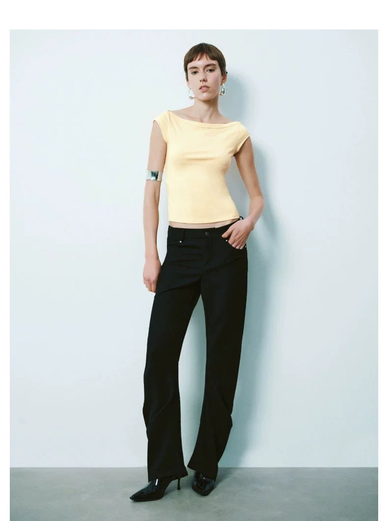 URBAN REVIVO Atmosphere Slim Neck Short Sleeve Tee