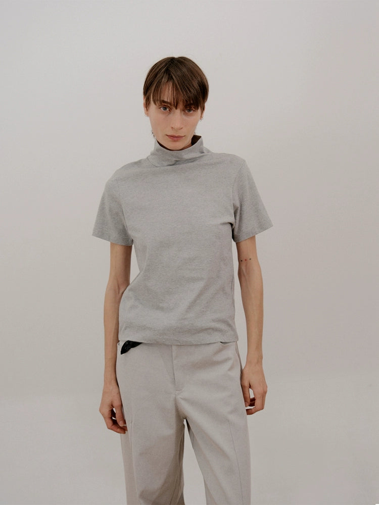 COLN Versatile Solid Color Semi-turtleneck Tee