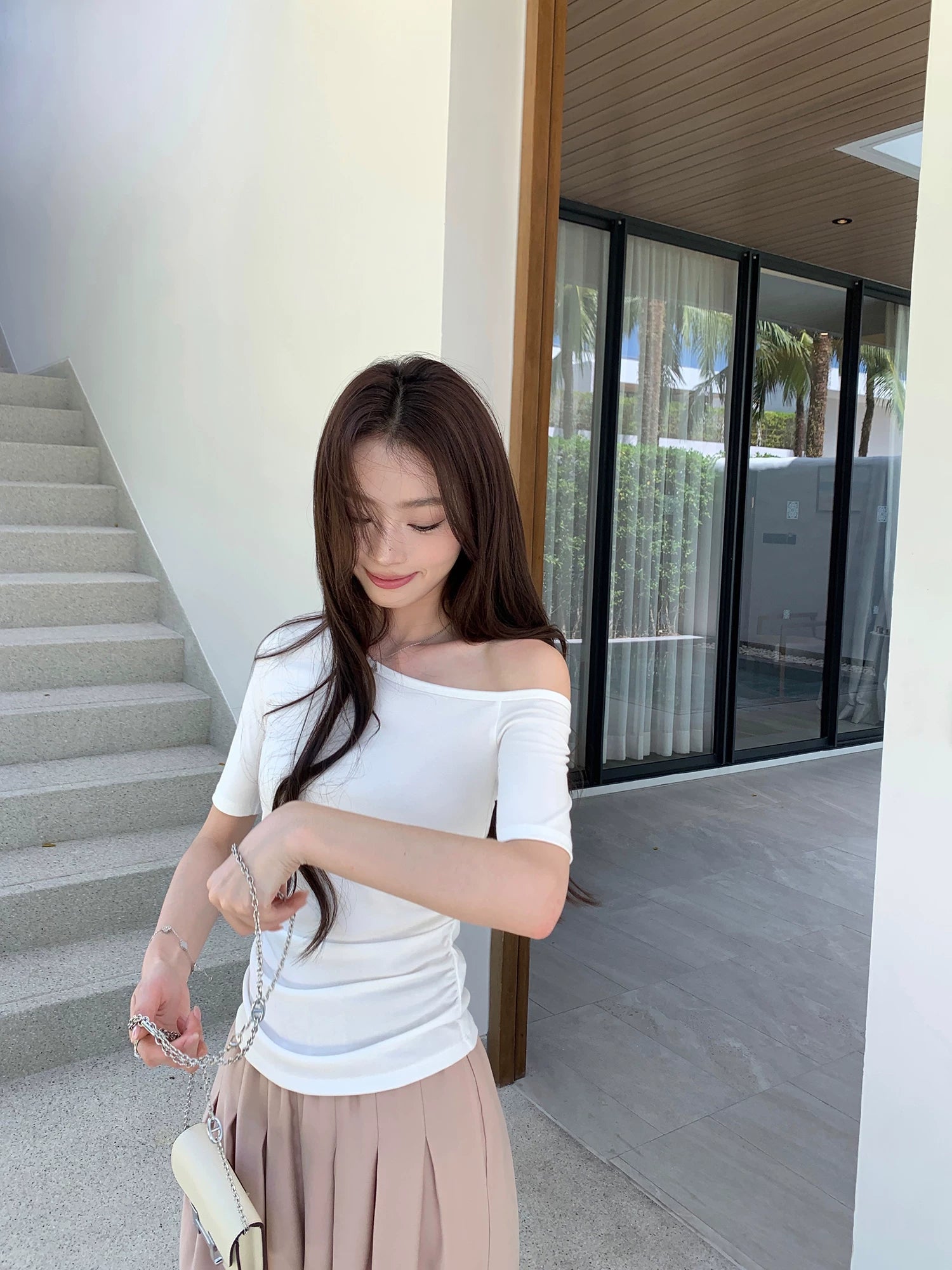 Pusumede Slanted Shoulder Waist Pinch Pleated Tee