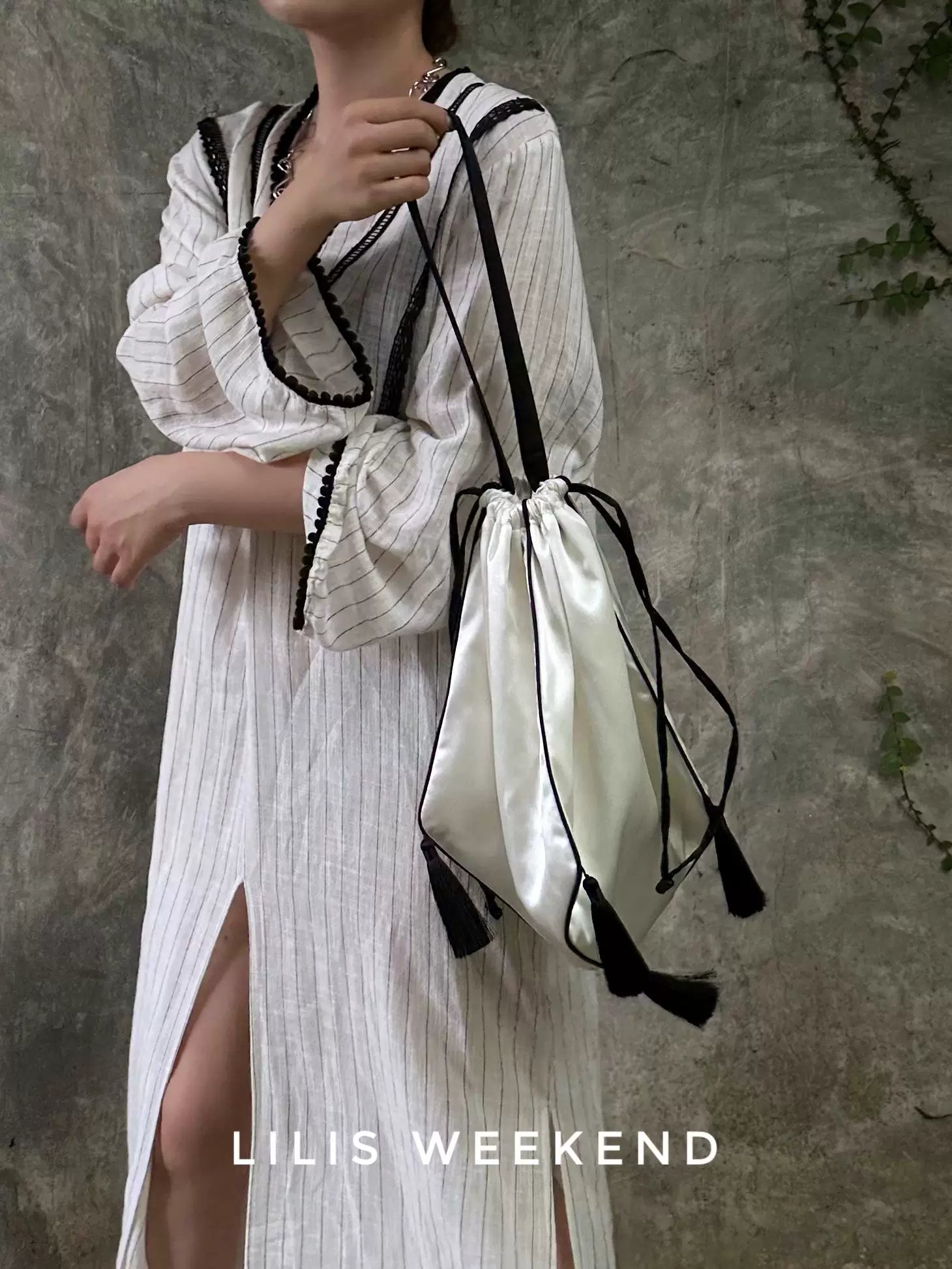 Lilis Weekend Retro Drawstring Lantern Fringed Bag