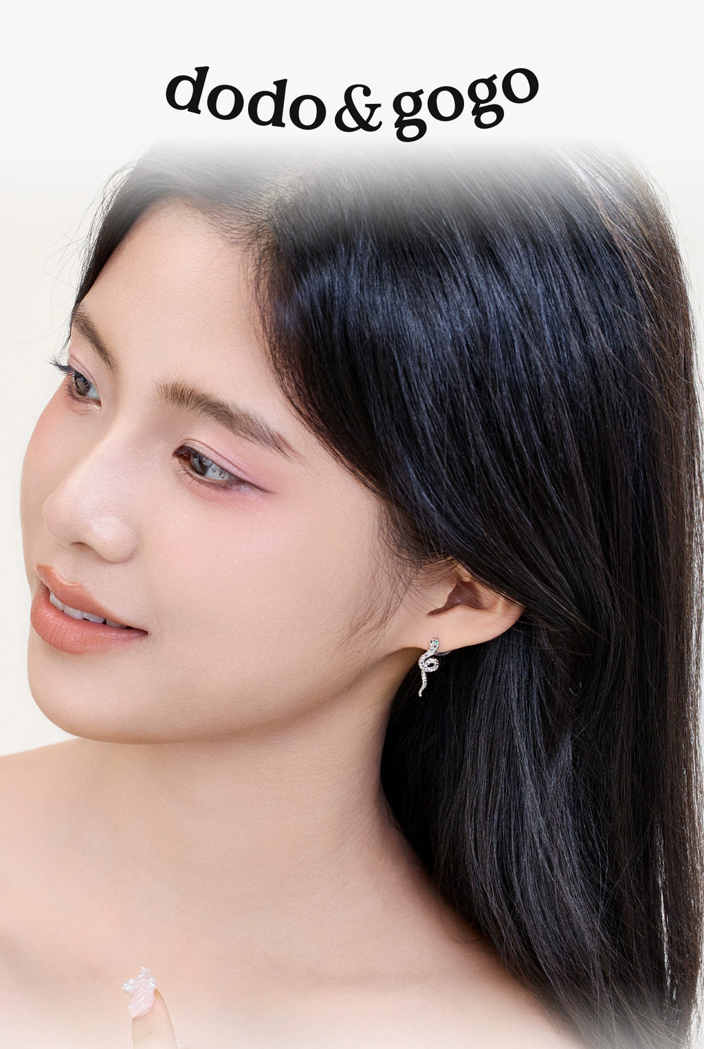 DODOGOGO Snake Light Luxury Fashion Earrings
