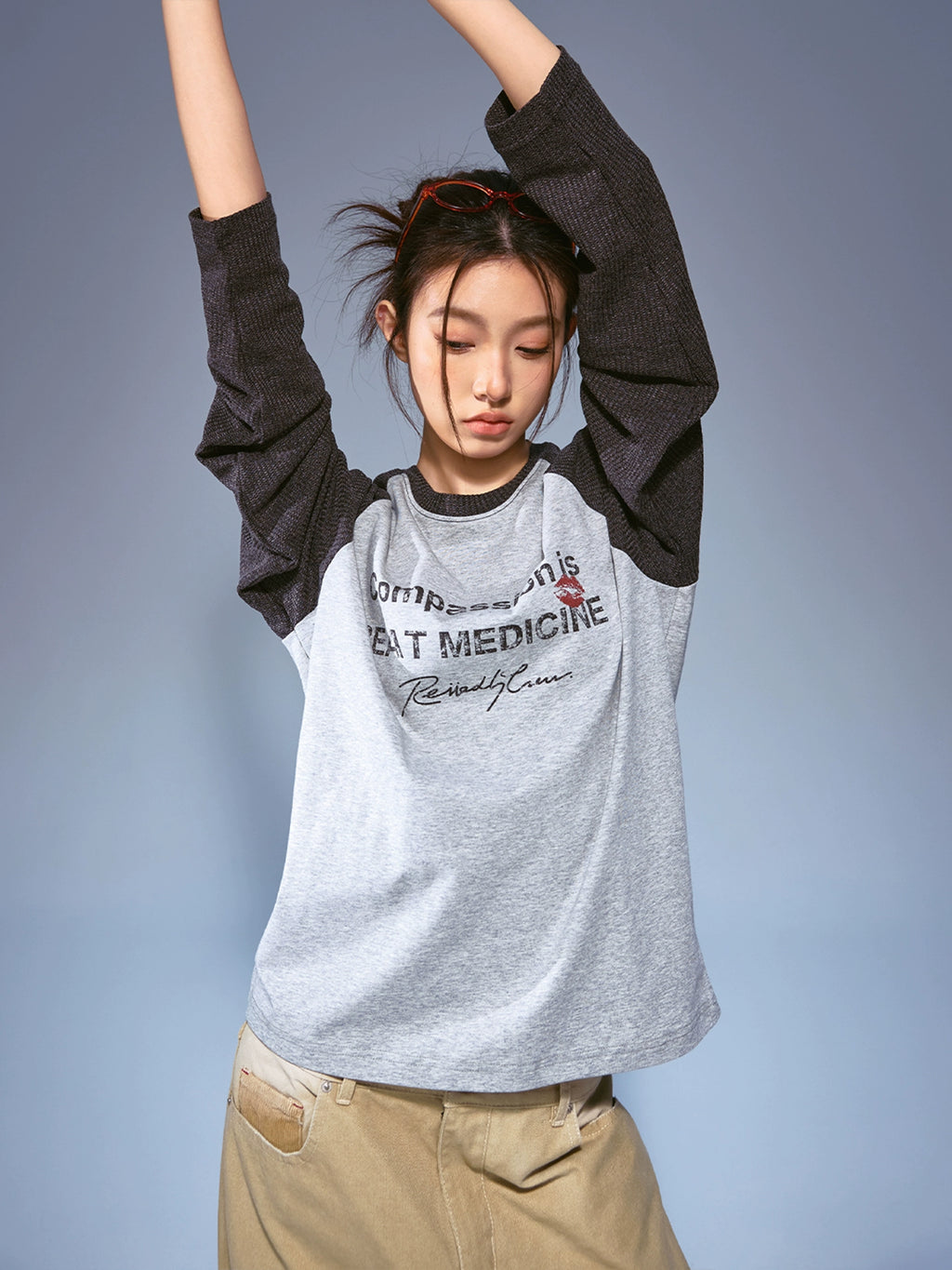 Remedy Letters Old Contrasting Color Shoulder Sleeves Long Sleeves