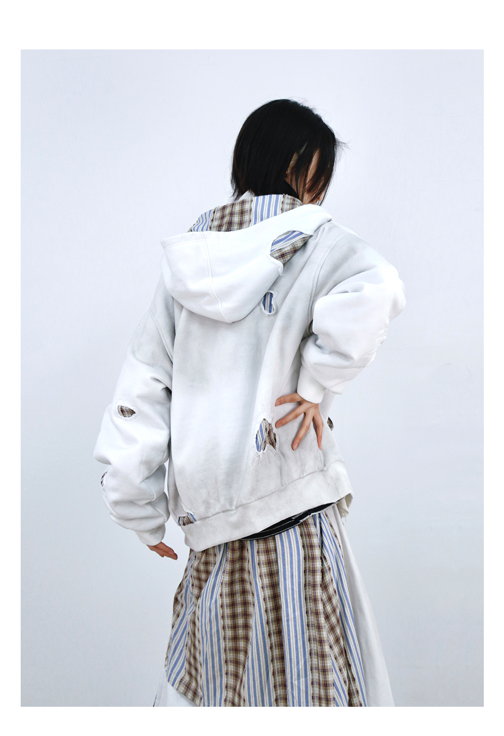 RELABEL Striped Checkered Loose Zip Sweater