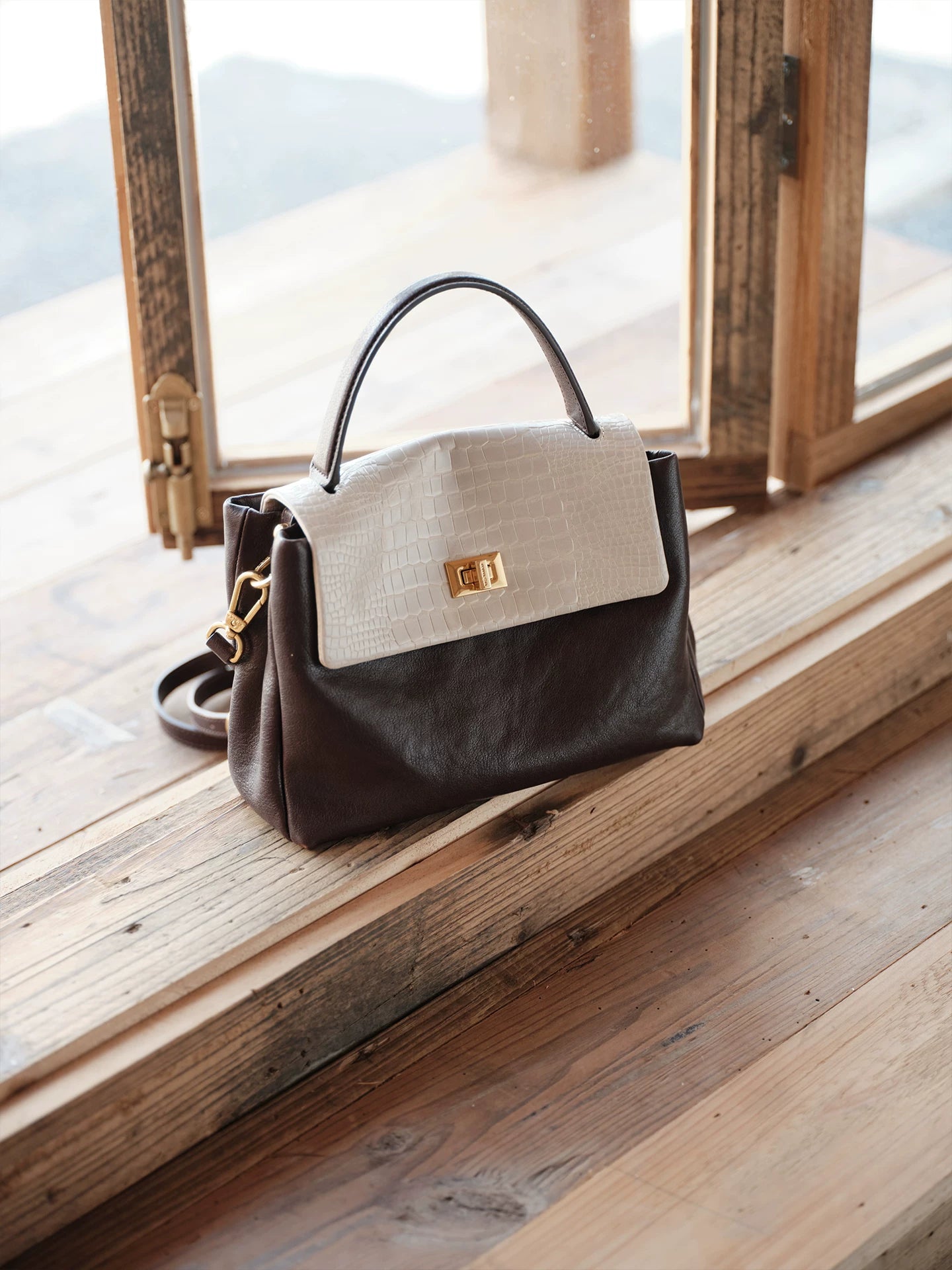 AVALEA Color-matching Shoulder Bag