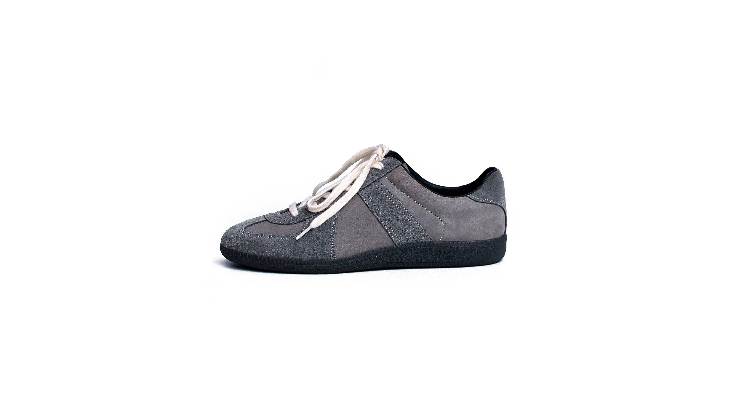 TERRAKOO Retro Leather Breathable Flat-bottomed German Training Shoes