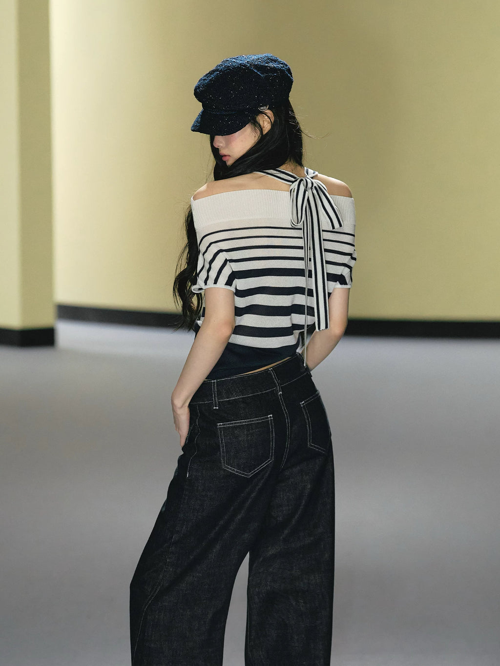 AGAM Striped Neck One Word Shoulder Waist Tee