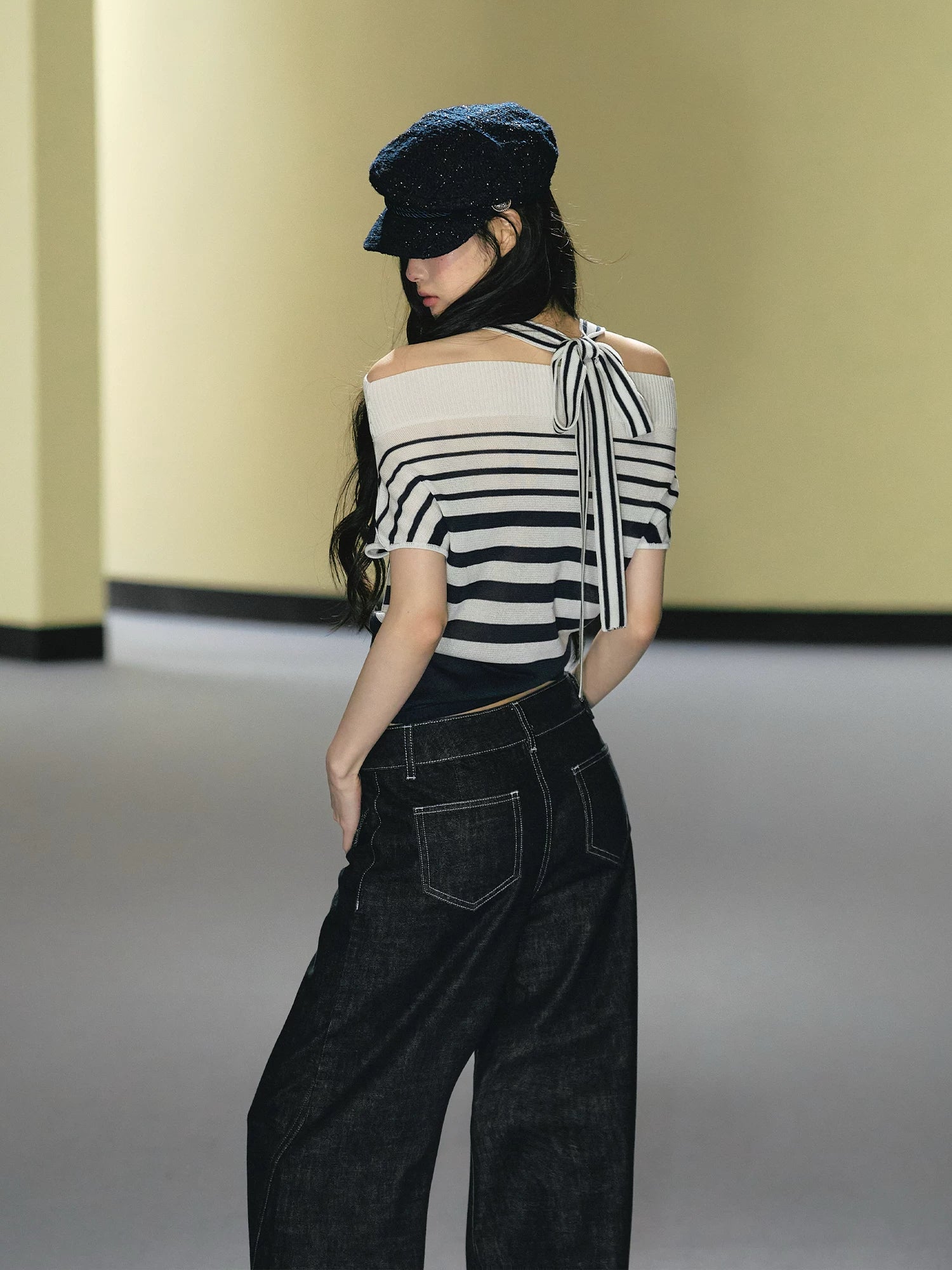 AGAM Striped Neck One Word Shoulder Waist Tee