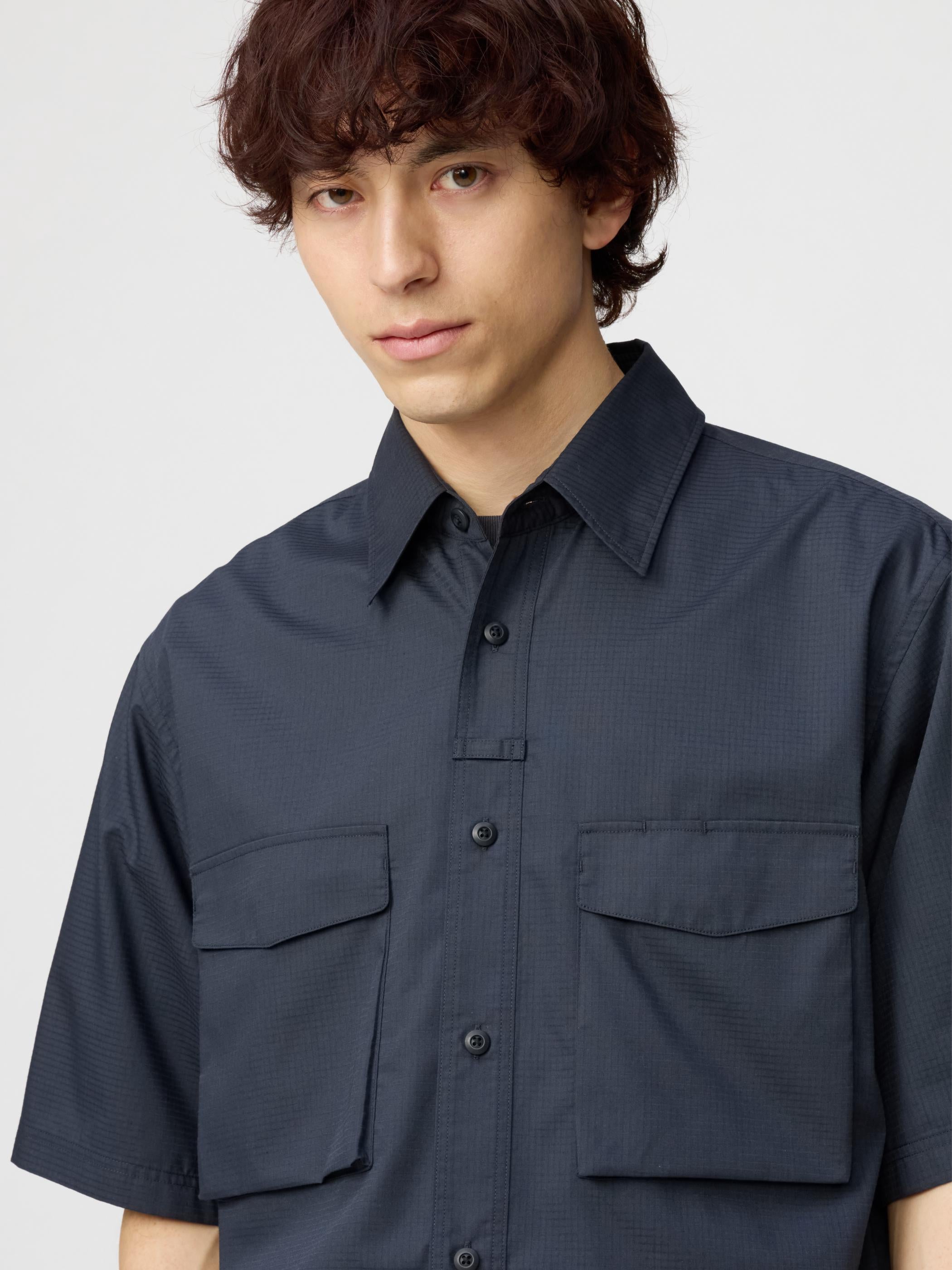 Uniqlo U series cooperative/men's and women's casual shirts/short-sleeved shirts loose tooling style 481220