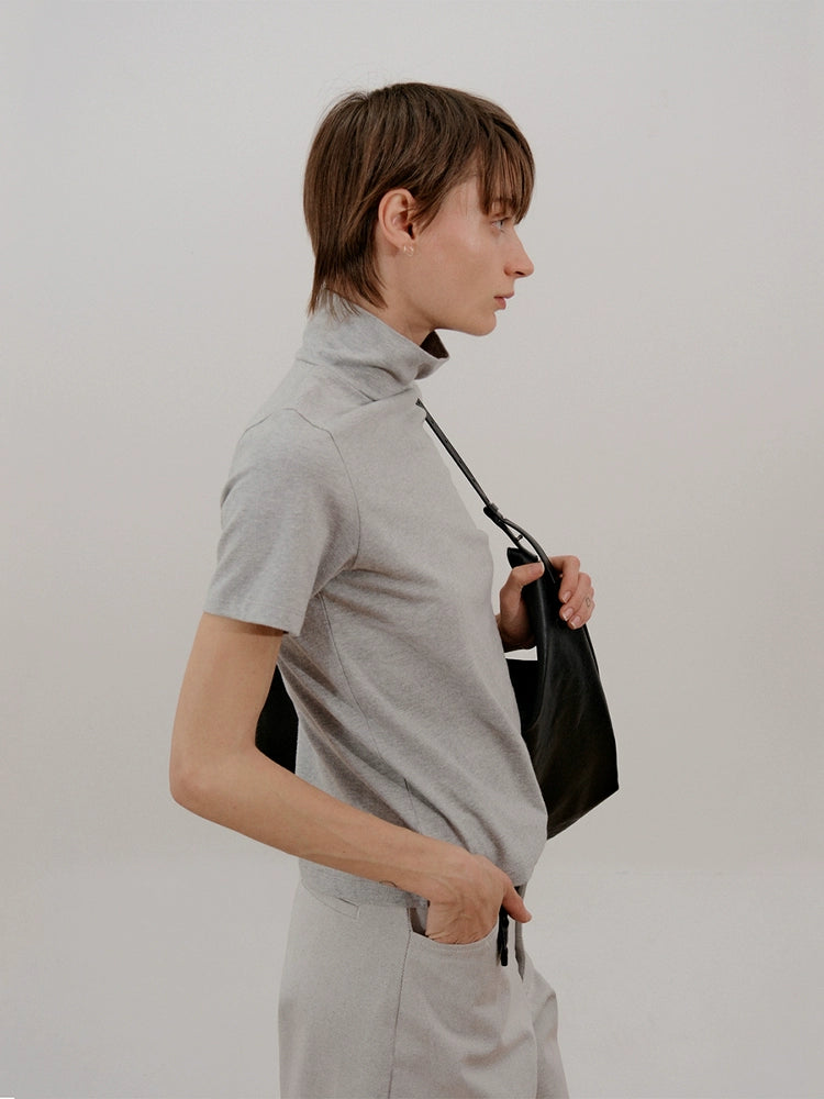 COLN Versatile Solid Color Semi-turtleneck Tee