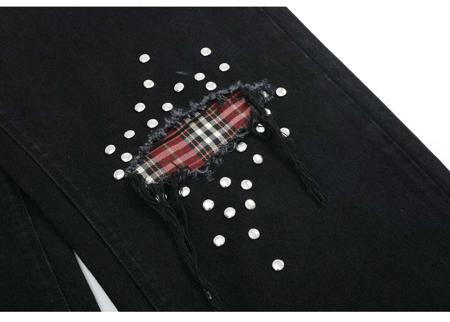 No E Mosen Plaid Stud Baggy Jeans