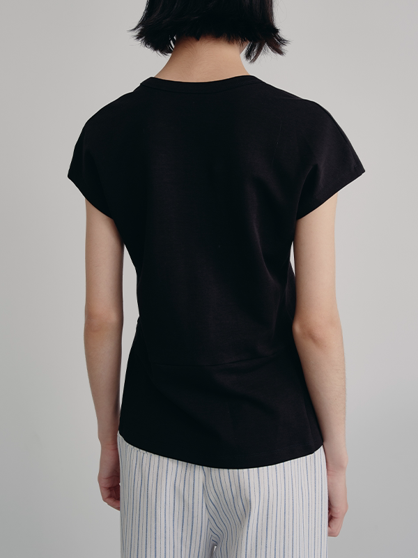 JCAESAR Versatile V-neck Half-open Tee