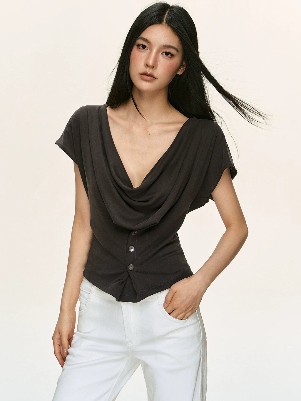Anna Aneae Swinging Neck Kink V Neck Slim Slim Tee