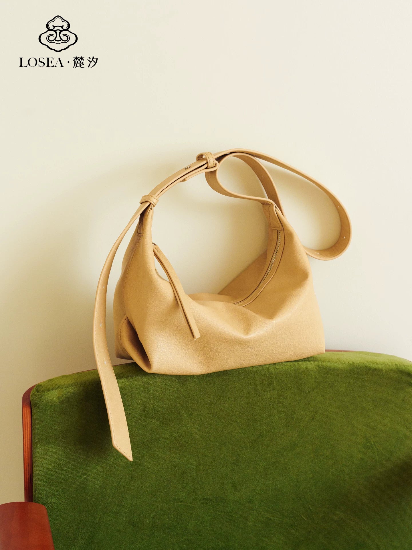 LOSEA Minimalist and Versatile Shoulder Messenger Bag