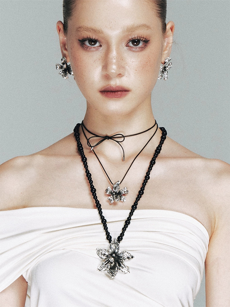 1JINN Beaded Metal Three-dimensional Flower Necklace