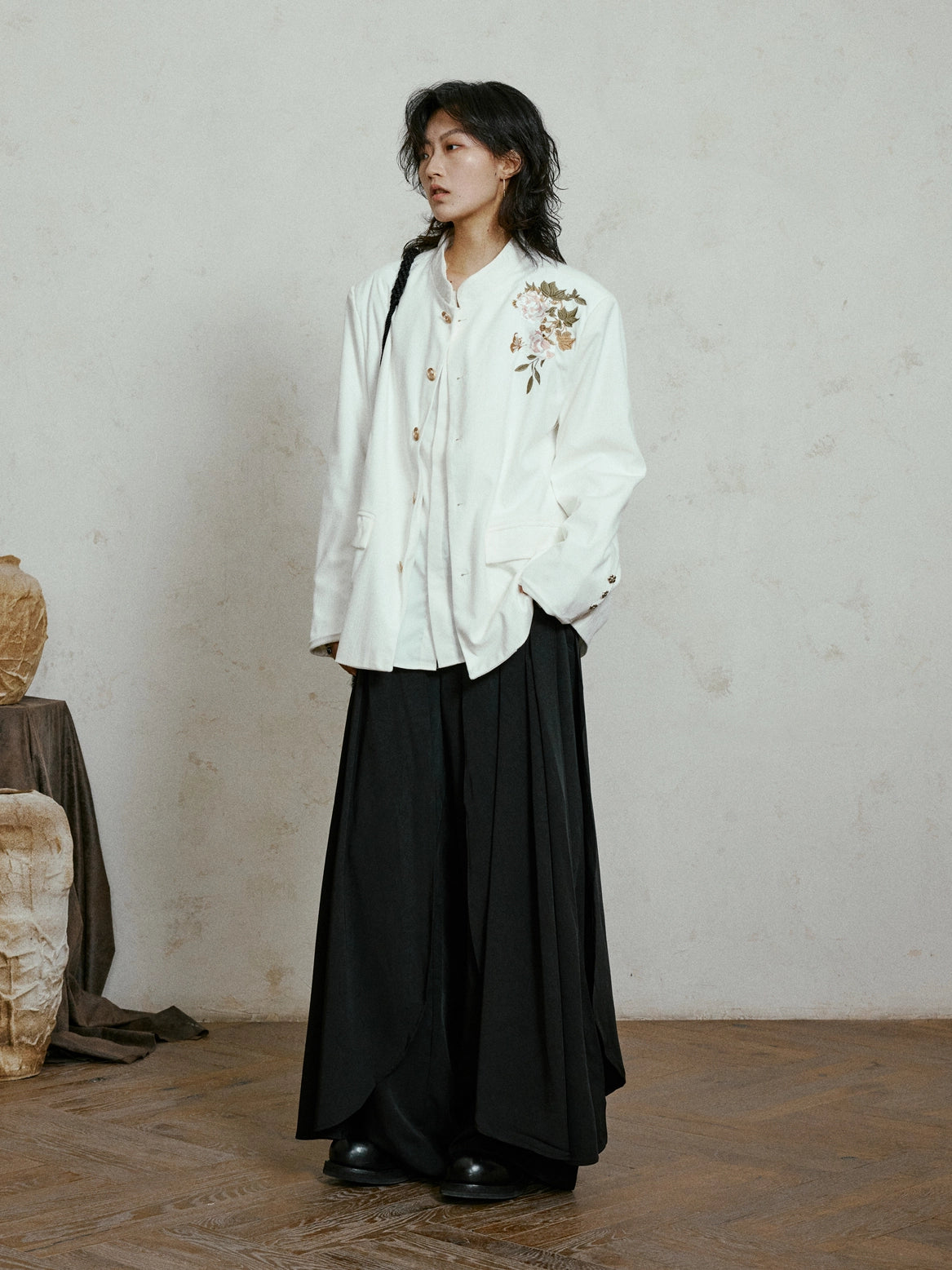 SUNYVONNE Vintage Flower Embroidered Blazer