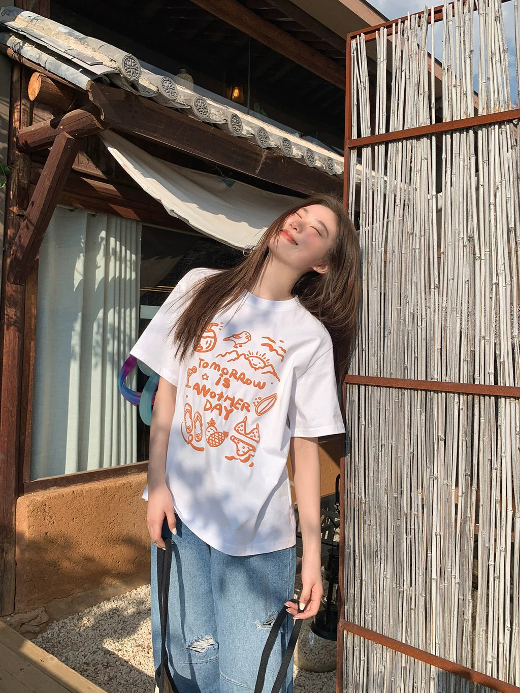 Kano Simple Round Neck Loose and Thin Tee