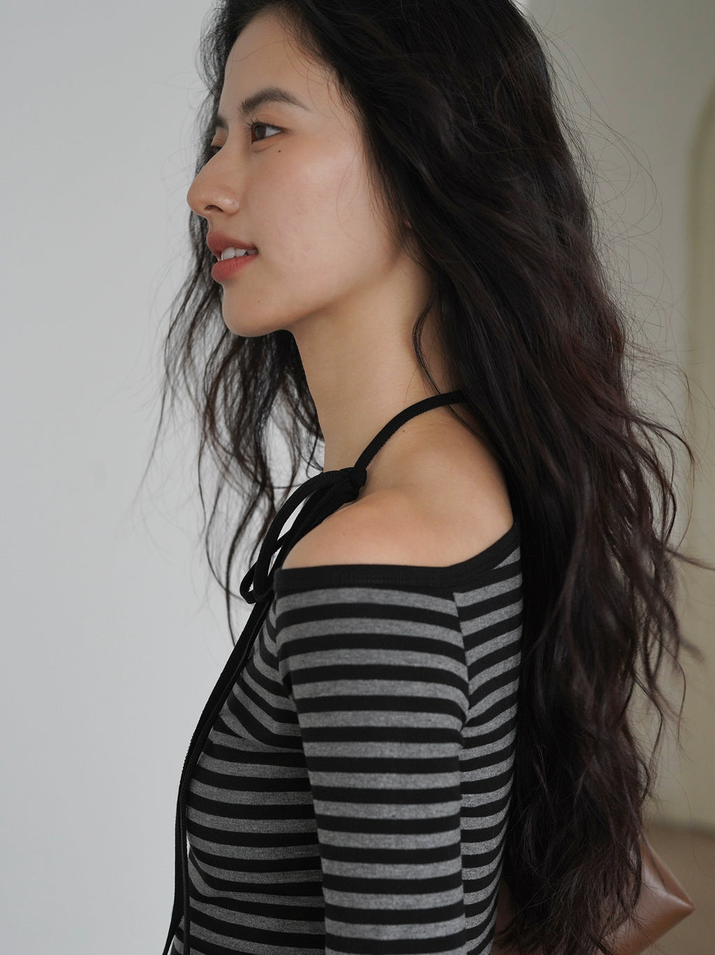 EIGHTHMONTH Striped Off-the-shoulder Strap Korean Long Sleeve