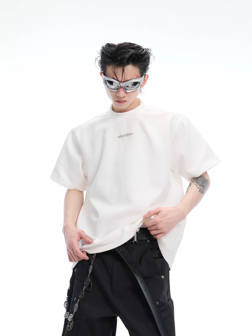 ArguECulturE Simple Round Neck Versatile Front Shoulder Tee