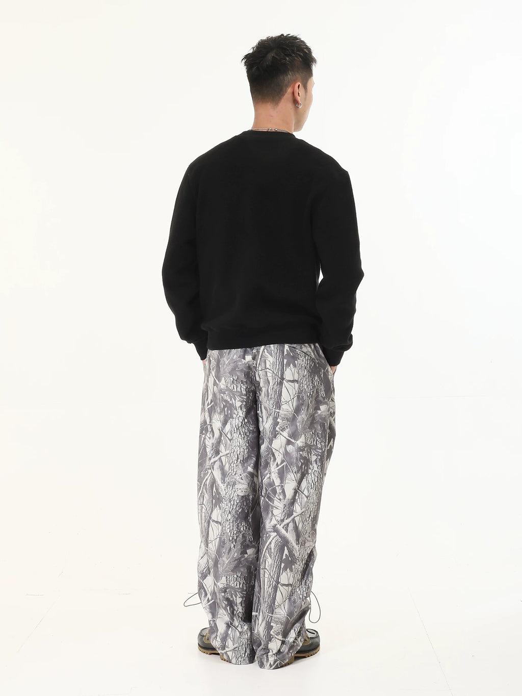 ChillHigh Minimalist Casual Collage Pocket Embroidered Sweater