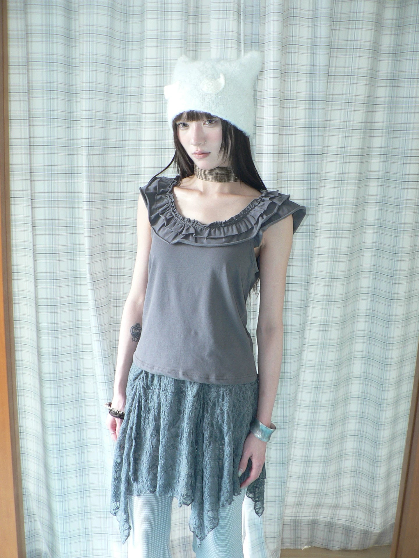 Ang: Project Retro U Neck Ruffle Leaf Edge Tee