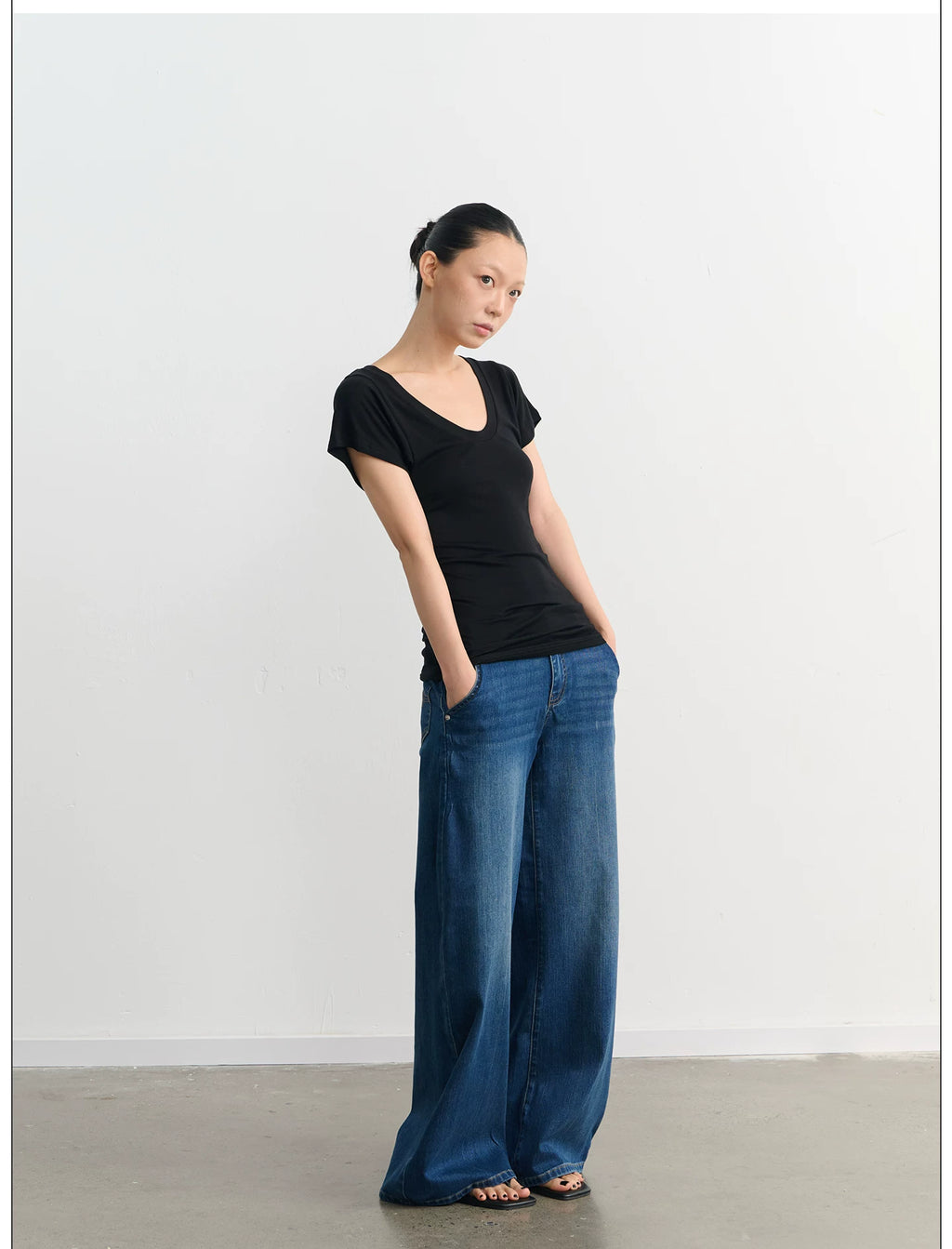 LINY LIBERTY Lazy Wind U Neck Slim Tee