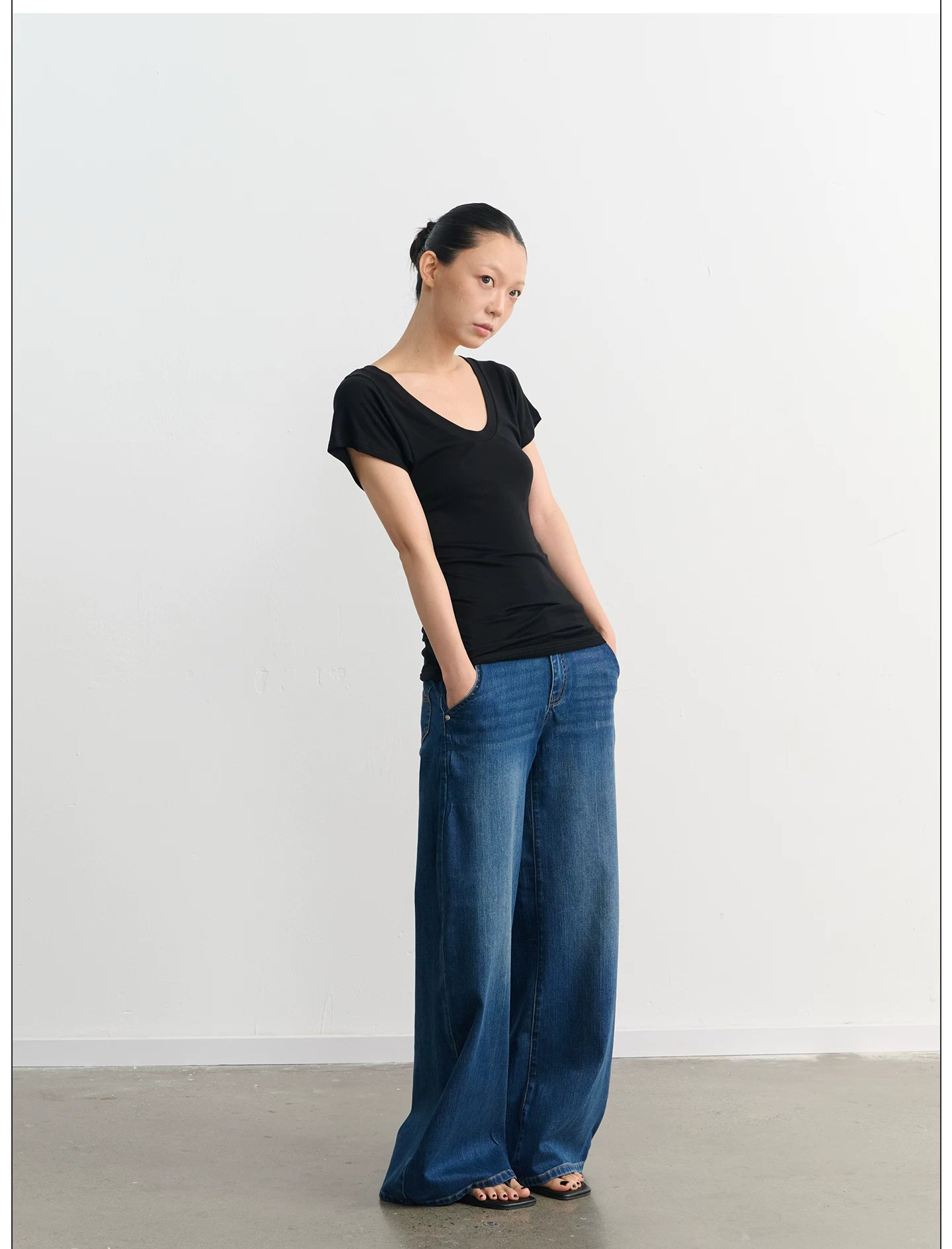 LINY LIBERTY Lazy Wind U Neck Slim Tee
